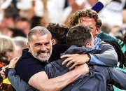 开云体育官方网站-法兰克福主教练点赞球员默契配合