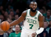 开云体育官方网站-尼克斯队新秀表现出色，青出于蓝的简单介绍