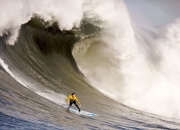 开云官方app入口-C罗天神下凡！压制级表现助皇马力克比利亚雷亚尔，伯纳乌见证传奇之夜