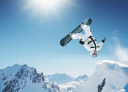 开云APP-塞恩斯一骑绝尘，迈凯伦双雄横扫法拉利主场