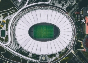 开云体育app-范戴克完成自我救赎，利物浦一波带走波兰—红军的坚韧与领袖的归来