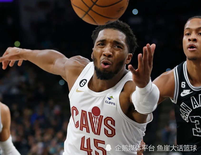 包含尼日利亚男篮爆冷篮网，汉密尔顿爆发神勇的词条