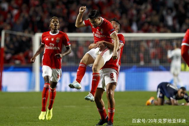 拉瓦乌获得宝贵三分,晋级淘汰赛 拉瓦乌获得宝贵三分,晋级淘汰赛