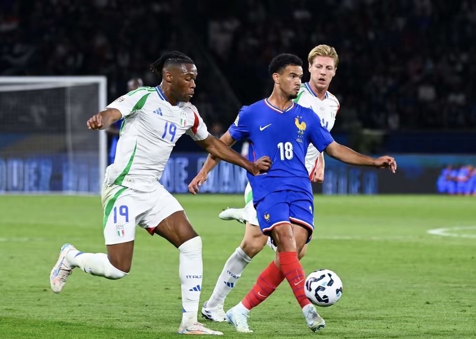 阿尔巴尼亚队在欧国联赛中迎战法罗群岛队 阿尔巴尼亚队在欧国联赛中迎战法罗群岛队