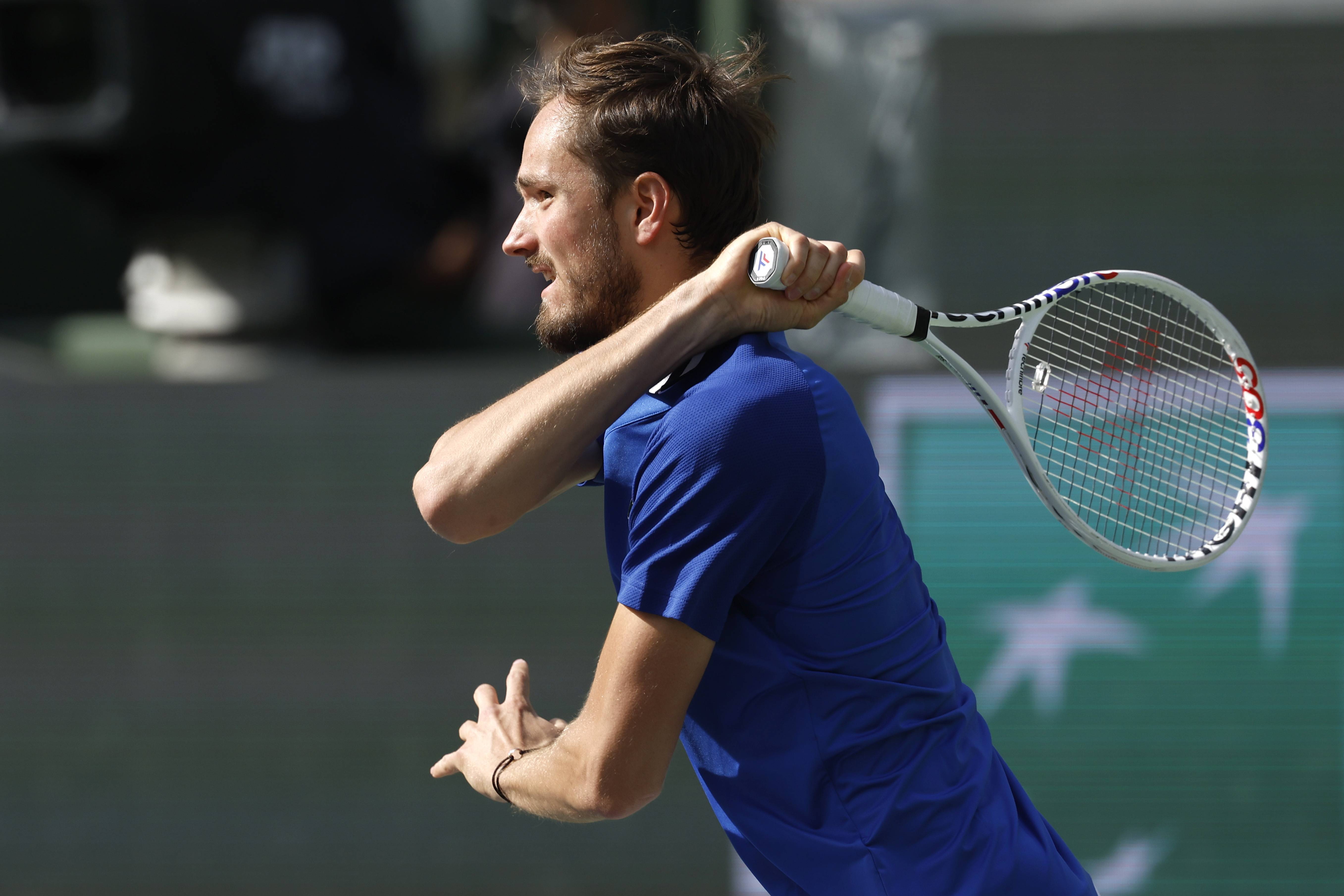 关于法国网球队完胜日本网球队，梅德韦杰夫送出助攻的信息