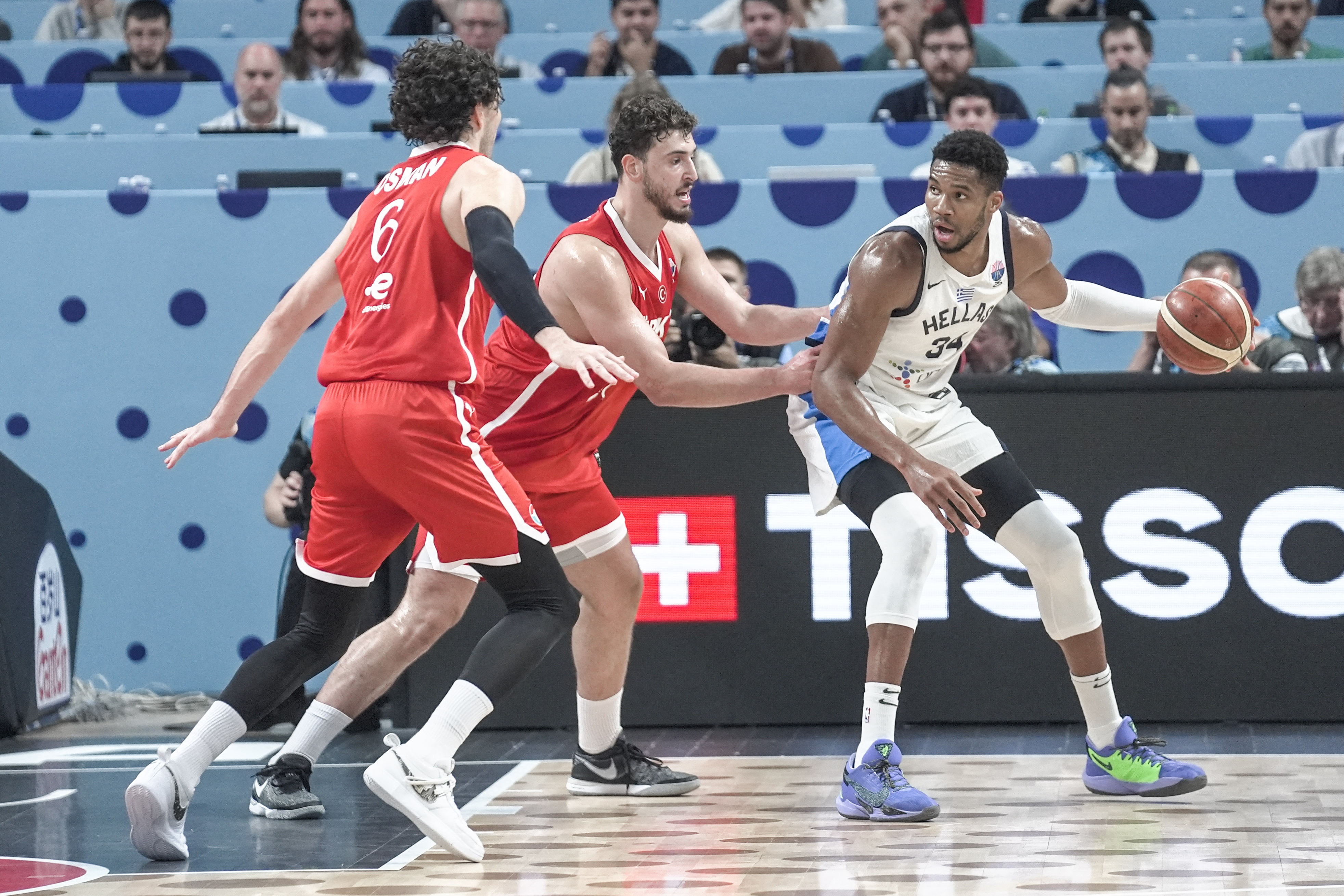 德国男篮强势巴西男篮,福克斯打破历史纪录 德国男篮强势巴西男篮,福克斯打破历史纪录