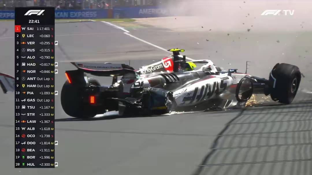 包含雷诺车队险胜哈斯车队，汉密尔顿点燃赛场的词条