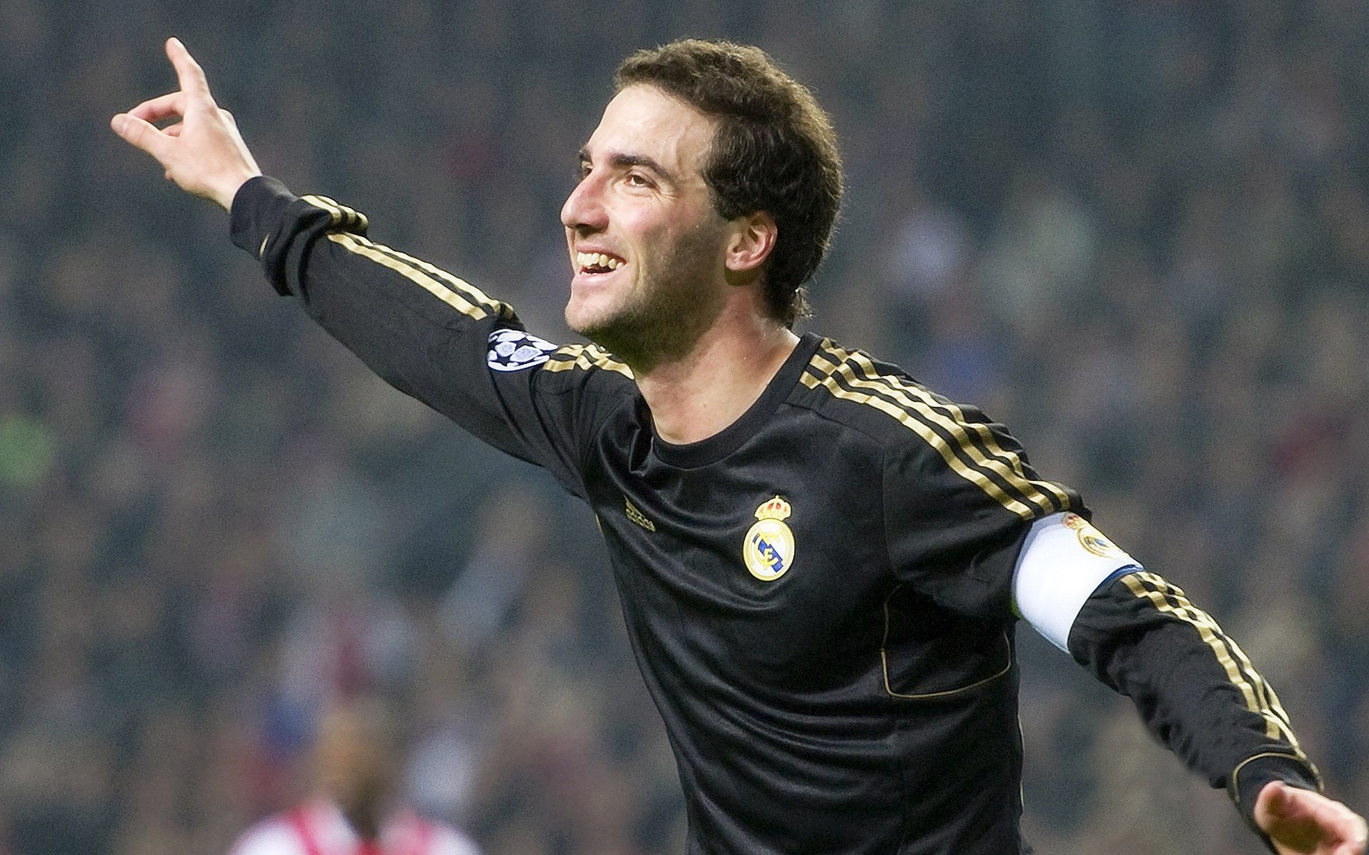 跨界传奇，从摩纳哥速胜到NBA接管—布雷默的双重征服